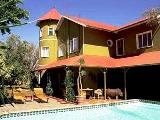 Namibia holiday guest house - Windhoek holiday guesthouse with pool