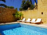 Xaghra holiday farmhouse with pool - Traditional Gozo farmhouse in Malta