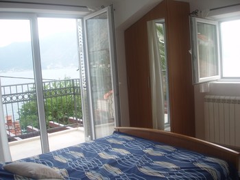 Double bedroom with Sea View.