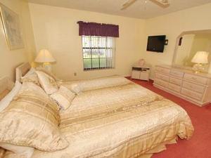 King Size bed lcd/tv dvd