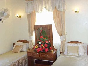 Twin bedroom
