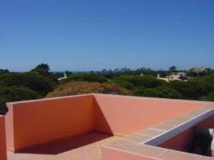 Roof terrace facing ocean