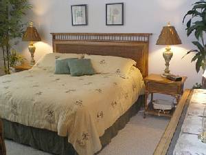 King Size bed with Master bath
