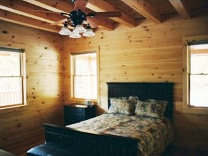 Bedroom with queen sized bed