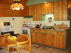 Fully fitted kitchen