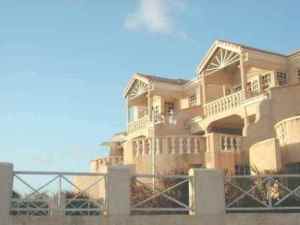 Barbados vacation villa with pool