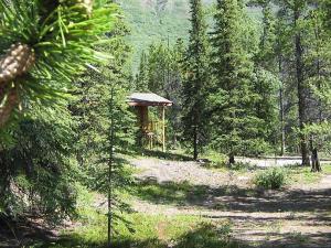 Sideview of Lakeside Cabin