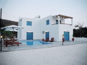 Holiday villa to rent in Pomos