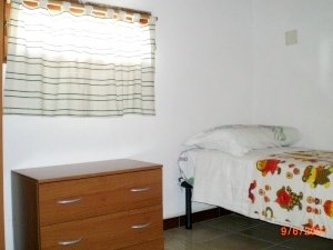 1 single bed room
