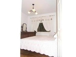 Bedroom with double bed