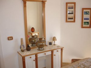Dressing table