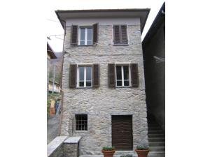 Lucca holiday house in 19th-century villa