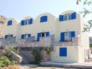 Santorini self catering holiday apartment