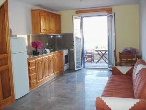 Kitchen / dining area