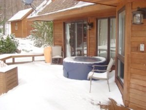 Outdoor hot tub 