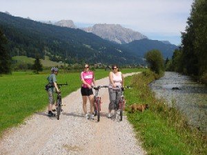 Cycle path to Schladming