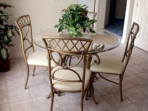 HELENCIA VILLA KITCHEN DINER