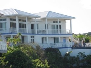 St Martin vacation villa with infinity pool
