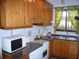 Fully equipped kitchen