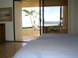 Terrace entrance from bedroom 