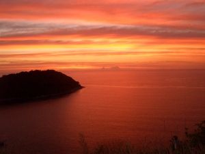 Phrom Thep Cape - 5 mins away