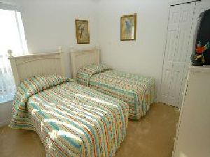 Twin bedroom
