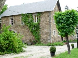 Rear view of Chateau