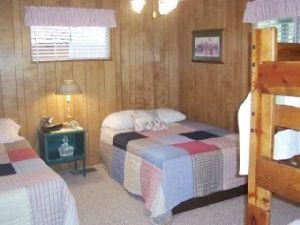 Twin bedroom with bunk bed