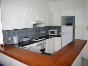 Fully fitted kitchen