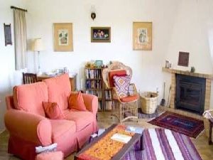 Sitting room has fire place