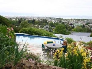 Outdoor dining area near pool