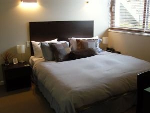 King sized bedroom