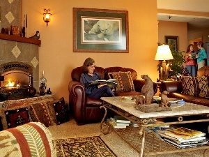 Black Bear Inn Livingroom