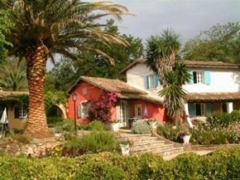 Corfu self catering cottages in Sgombou