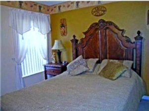 Bedroom with queen bed