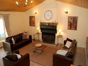 Sitting room with Projector TV