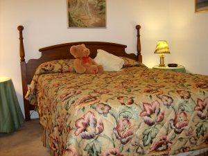 Bedroom 2, Queen Bed