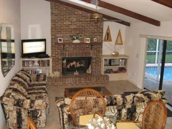 TVLOUNGEPOOLSIDE&BFASTBAR