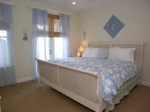 2nd Floor Master w/ King Bed