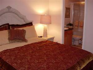 Bedroom with queen bed