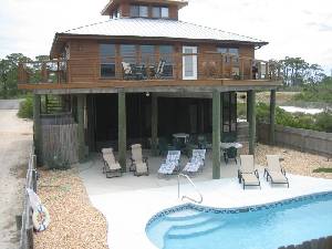 The pool at Cape Reflections