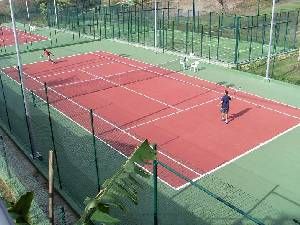 2 Tennis Courts