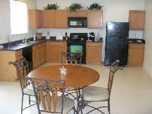 Kitchen & dining area