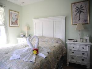 Queen Master with Pvt Bat