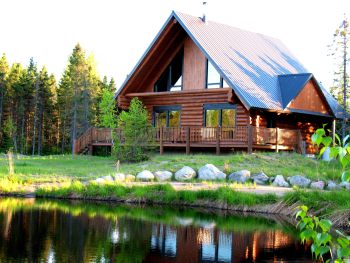 Quebec vacation waterfront log cabin