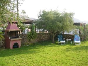 Lawned Gardens and BBQ