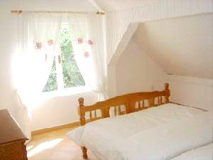 Kingsize Bedroom garden views