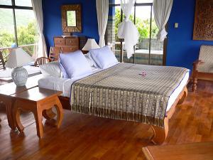 Large luxury bedroom