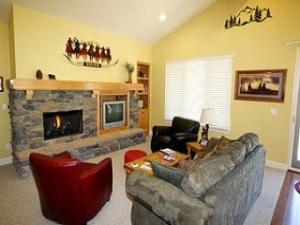 spacious living room 