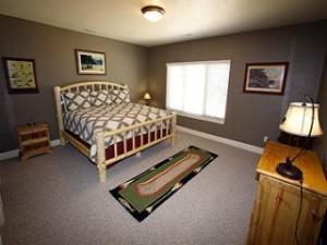 Downstairs King Suite